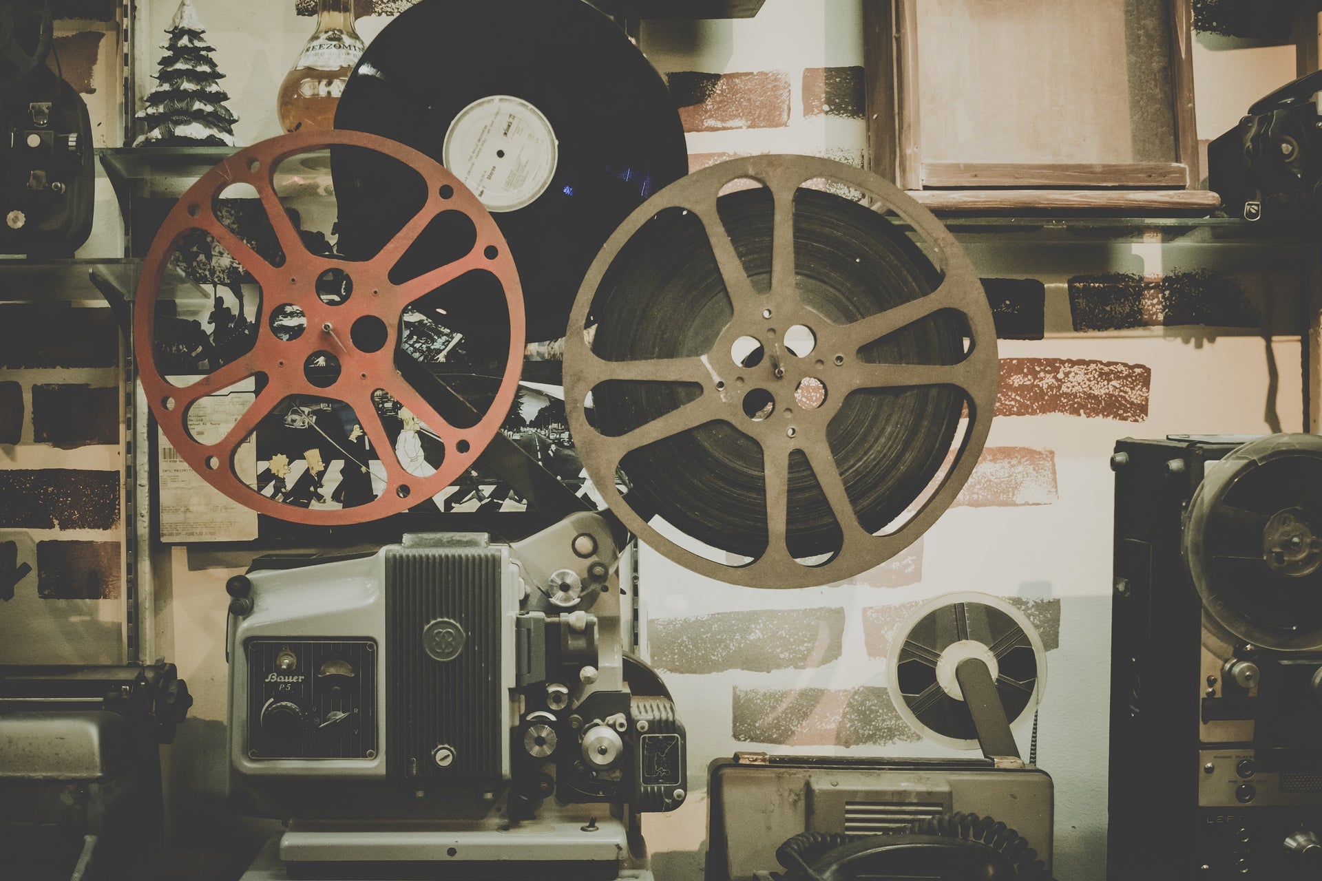 When Did Movie Theaters Stop Using Film? – Legacybox